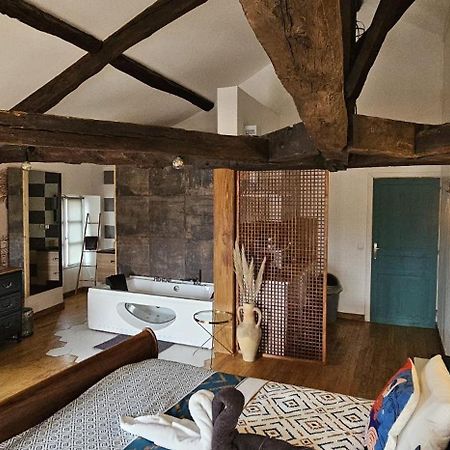 Suite Penthouse Romantique, Confolens, Charente Ngoại thất bức ảnh