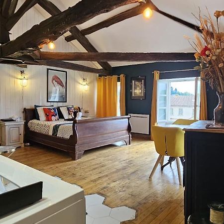 Suite Penthouse Romantique, Confolens, Charente Ngoại thất bức ảnh